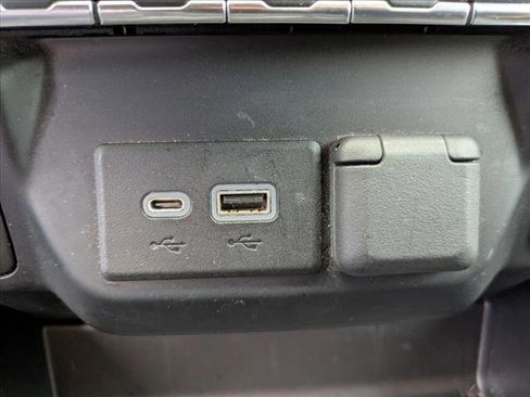 Used 2022 Chevrolet Silverado 1500 LT Trail Boss w/ Bed Protection Package image 15