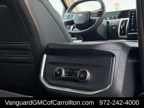 Used 2025 Ford Expedition Active AWD/4WD image 37