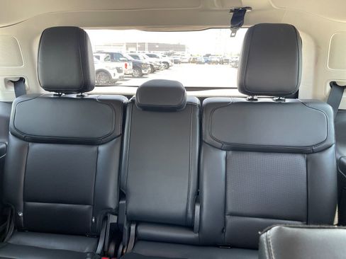 Used 2025 Ford Expedition Platinum AWD/4WD image 17
