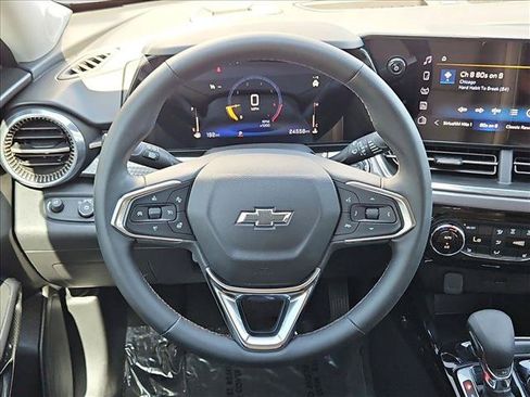 Certified 2025 Chevrolet Trax ACTIV w/ Driver Confidence Package FWD image 14