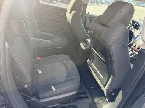 Used 2015 Chevrolet Traverse LT AWD/4WD image 16