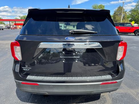 Used 2022 Ford Explorer XLT RWD image 6