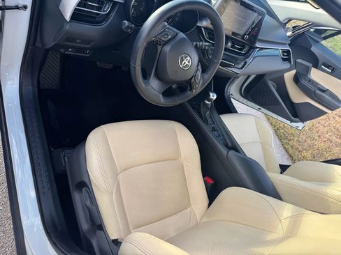 Used 2020 Toyota C-HR LE image 12