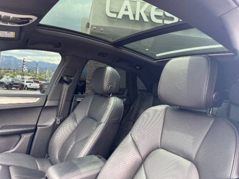 Used 2024 Porsche Macan Turbo AWD/4WD image 19