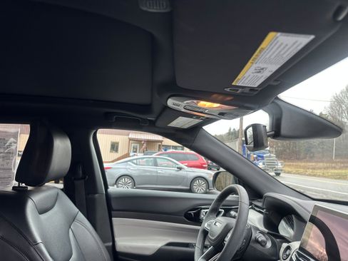 Used 2024 Jeep Compass Limited w/ Sun and Sound Group image 11