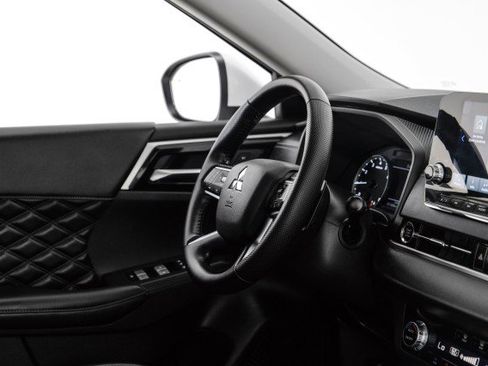 Used 2022 Mitsubishi Outlander SEL image 14