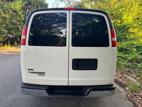 Used 2011 Chevrolet Express 3500 LT w/ LT Preferred Equipment Group RWD image 10