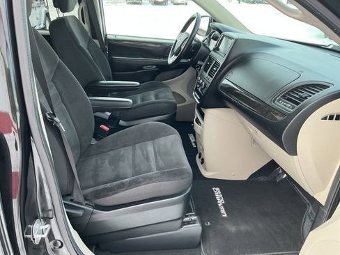 Used 2017 Dodge Grand Caravan SE w/ Power Window Group image 22