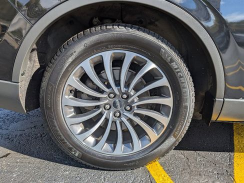 Used 2020 Lincoln Aviator Reserve w/ Equipment Group 201A image 9