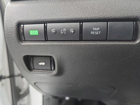 Used 2023 Nissan Sentra SR w/ SR Premium Package FWD image 35