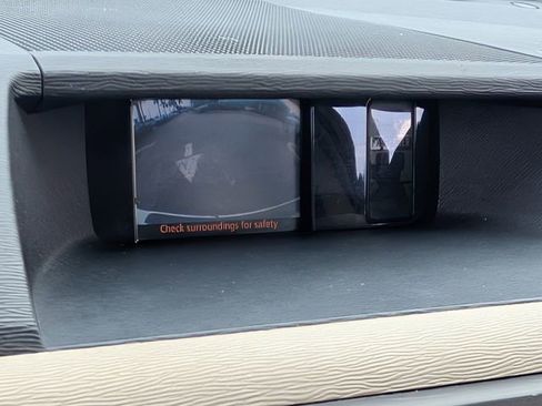 Used 2012 Toyota Sienna LE image 22