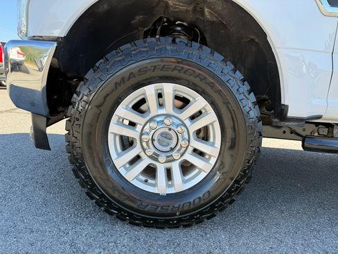 Used 2019 Ford F250 XLT w/ XLT Value Package image 38