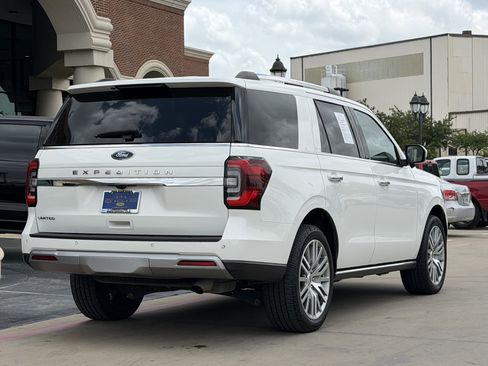 Used 2023 Ford Expedition Limited RWD image 4