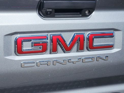 New 2026 GMC Canyon Elevation w/ Convenience Package image 12