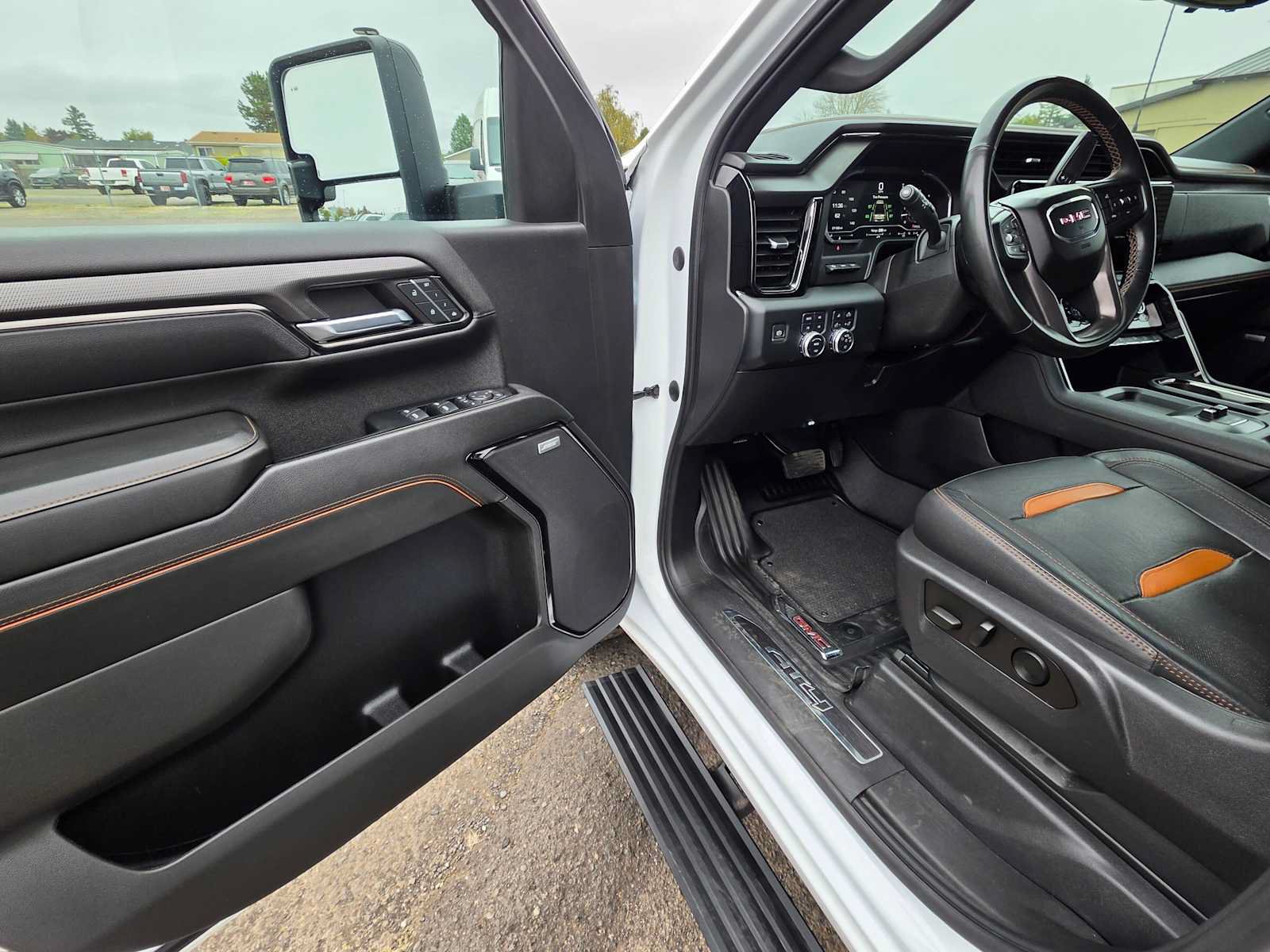 Used 2024 GMC Sierra 2500 AT4 w/ AT4 Premium Plus Package AWD/4WD image 20