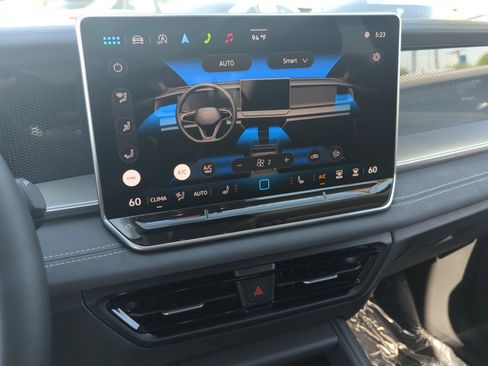 New 2025 Volkswagen Tiguan SE image 26