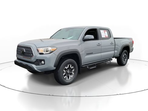 Used 2019 Toyota Tacoma TRD Off-Road w/ Technology Package image 4
