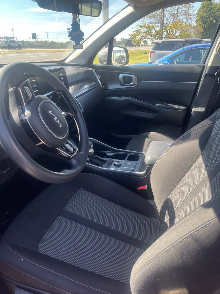 Certified 2023 Kia Sorento LX AWD/4WD image 7