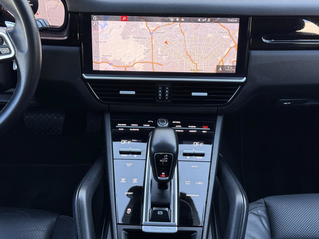 Used 2020 Porsche Cayenne AWD/4WD image 29