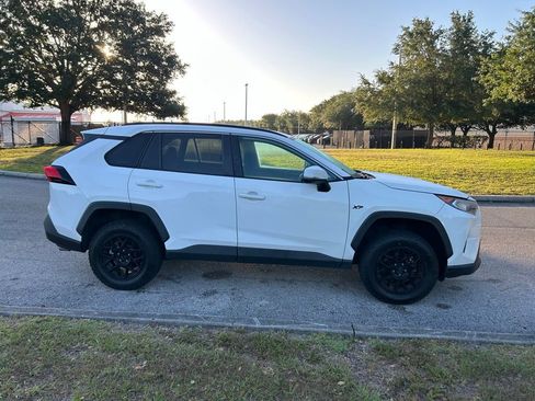 Used 2021 Toyota RAV4 XLE FWD image 6