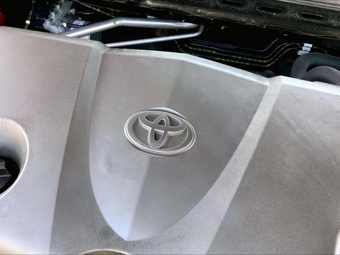 Used 2019 Toyota Camry XSE FWD image 33