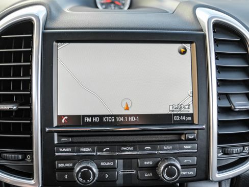 Used 2014 Porsche Cayenne image 18