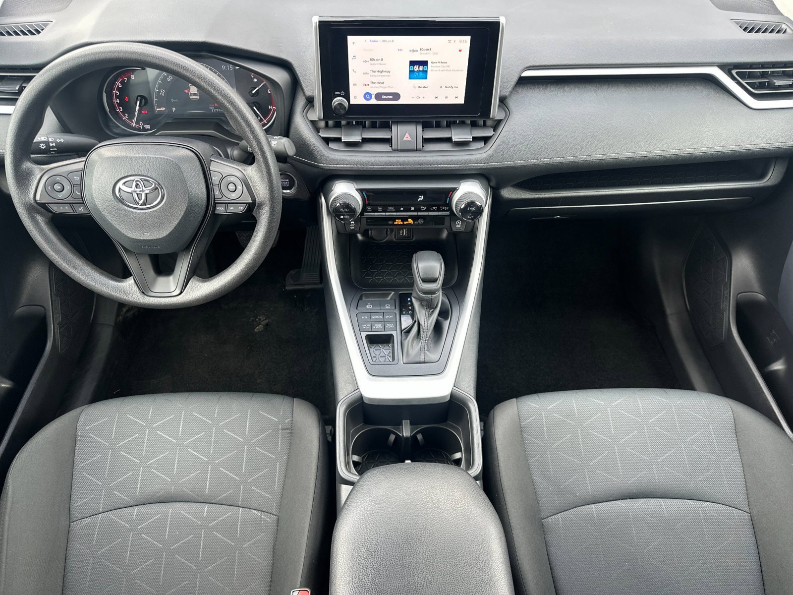 Used 2025 Toyota RAV4 XLE AWD/4WD image 14