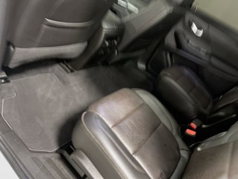 Used 2023 Chevrolet Traverse High Country image 17