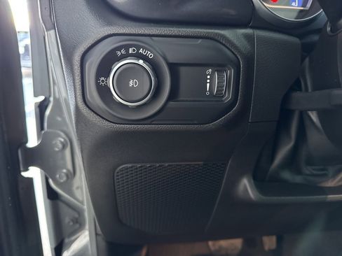 Used 2023 Jeep Wrangler Altitude image 17