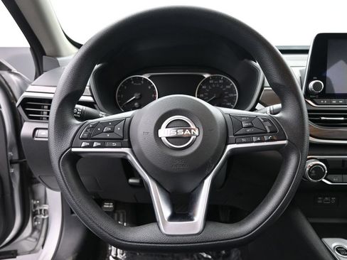 Used 2024 Nissan Altima 2.5 SV FWD image 21