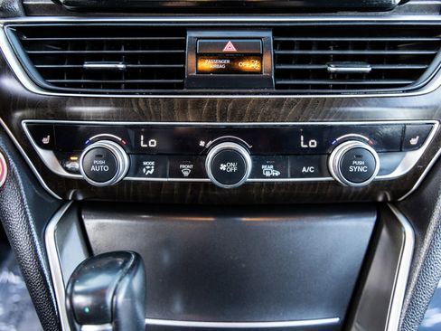 Used 2018 Honda Accord EX-L image 28