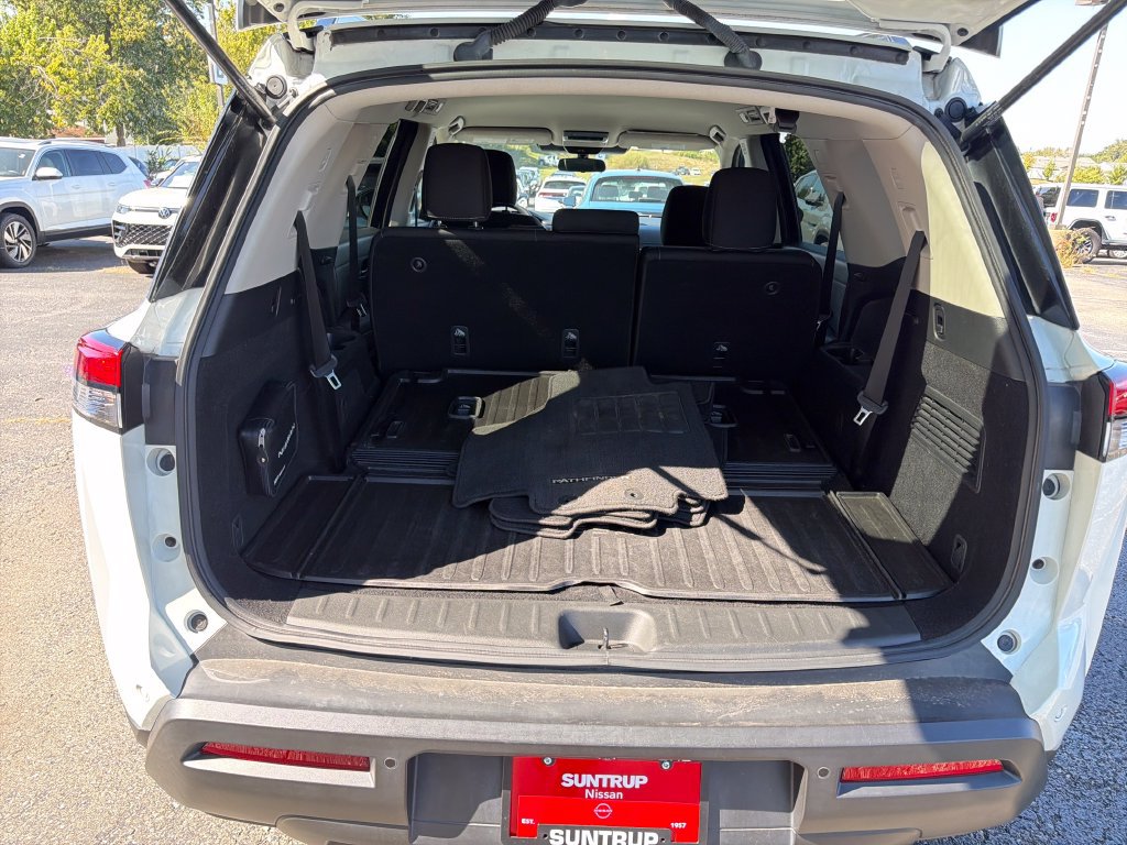 Used 2023 Nissan Pathfinder SV w/ Cargo Package AWD/4WD image 26