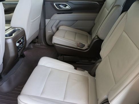 Used 2021 GMC Yukon XL SLT w/ SLT Premium Package image 23