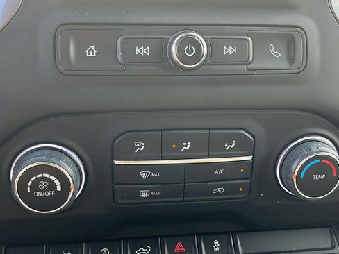 Used 2023 Chevrolet Silverado 1500 Custom image 21