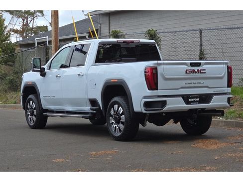 New 2026 GMC Sierra 2500 Denali w/ Technology Package AWD/4WD image 6