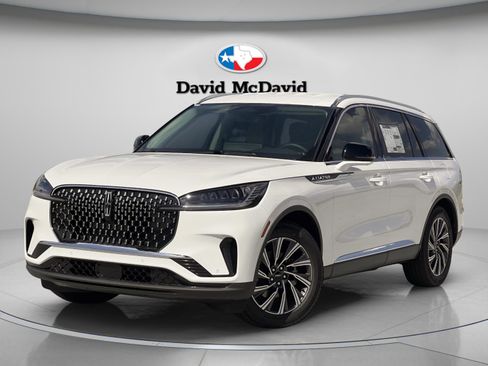 Used 2026 Lincoln Aviator 2WD image 2