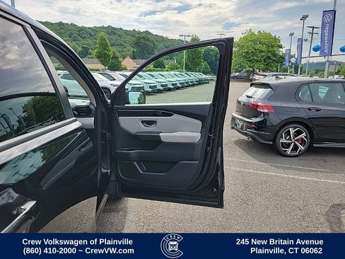Used 2023 Honda Pilot LX image 41