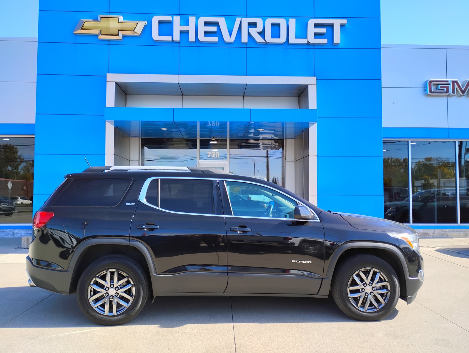 Used 2017 GMC Acadia SLT AWD/4WD image 5