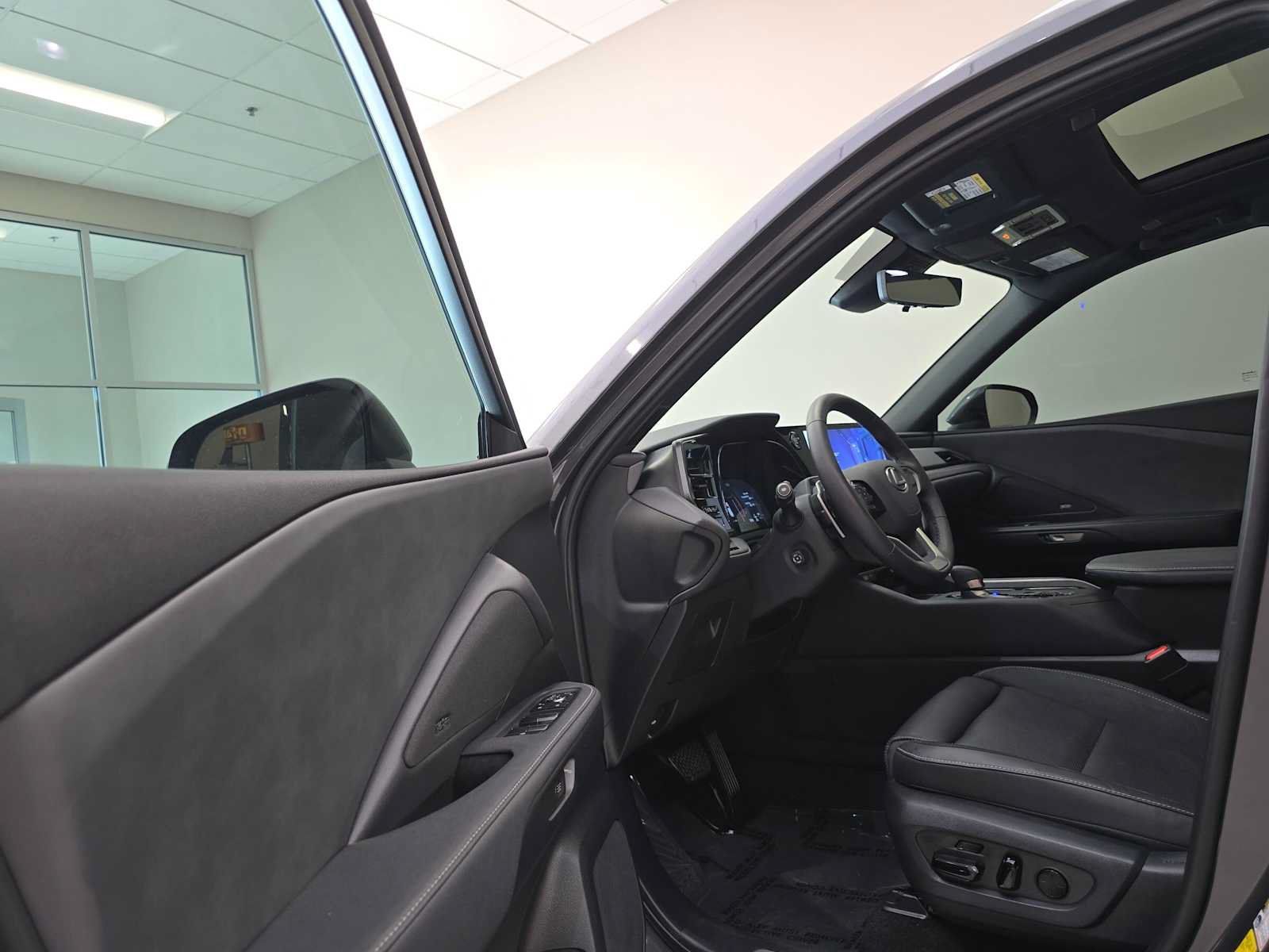 Used 2025 Lexus TX 350 AWD w/ Technology Package image 23