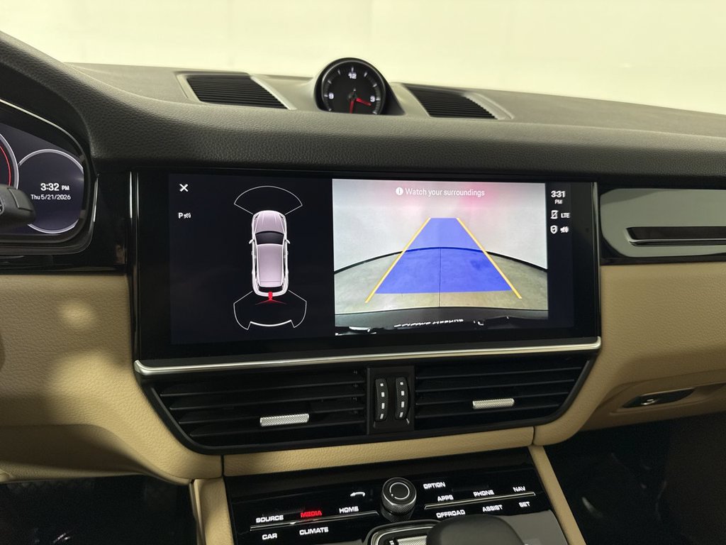 Certified 2023 Porsche Cayenne AWD/4WD image 30