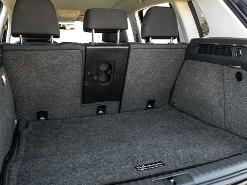 Used 2017 Volkswagen Tiguan S image 49