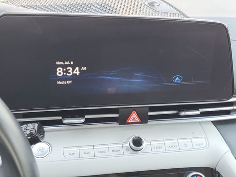 Used 2025 Hyundai Elantra Limited FWD image 20