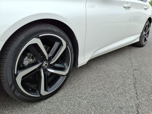 Used 2019 Honda Accord Sport image 10