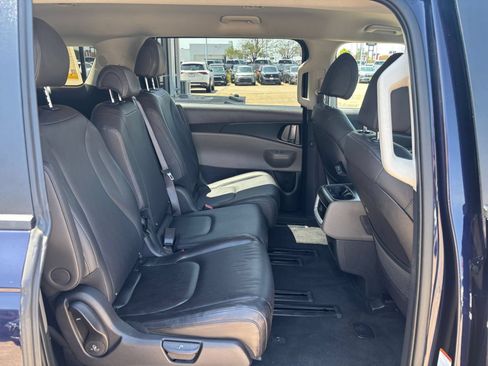 Used 2026 Kia Carnival FWD image 27