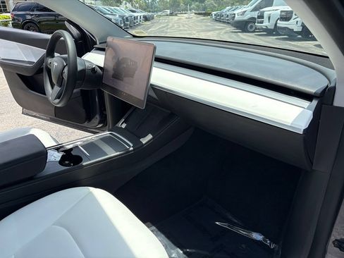 Used 2022 Tesla Model Y Performance AWD/4WD image 20