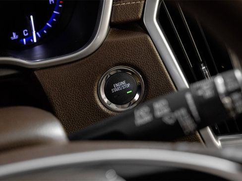 Used 2016 Cadillac SRX Luxury w/ Driver Awareness Package image 18