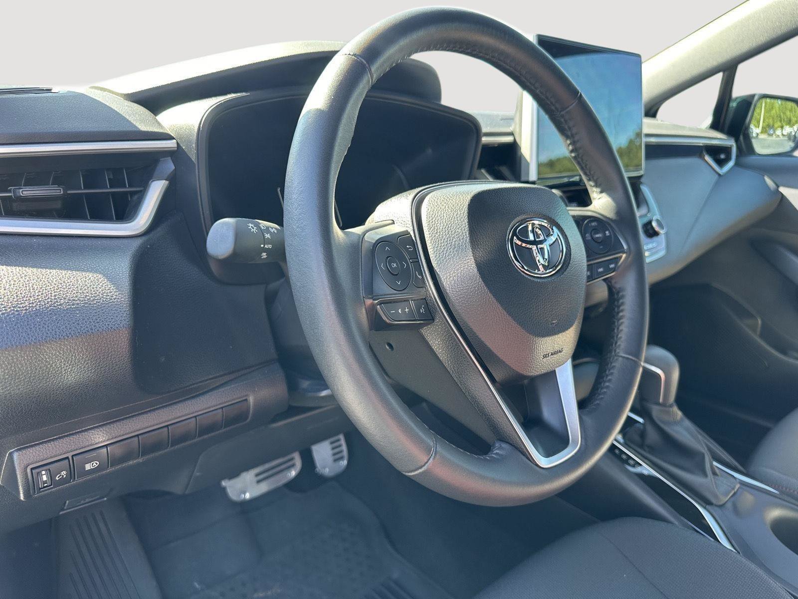 Certified 2026 Toyota Corolla SE w/ SE Package FWD image 53