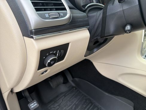 Used 2021 Jeep Grand Cherokee Limited w/ Luxury Group II AWD/4WD image 31