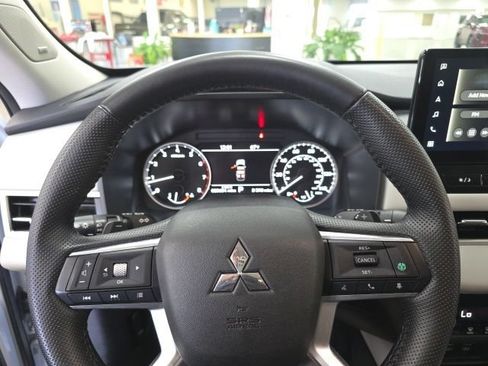 Used 2025 Mitsubishi Outlander SE FWD image 20