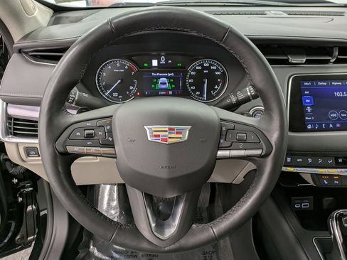 Used 2023 Cadillac XT4 Luxury w/ Cold Weather Package image 19